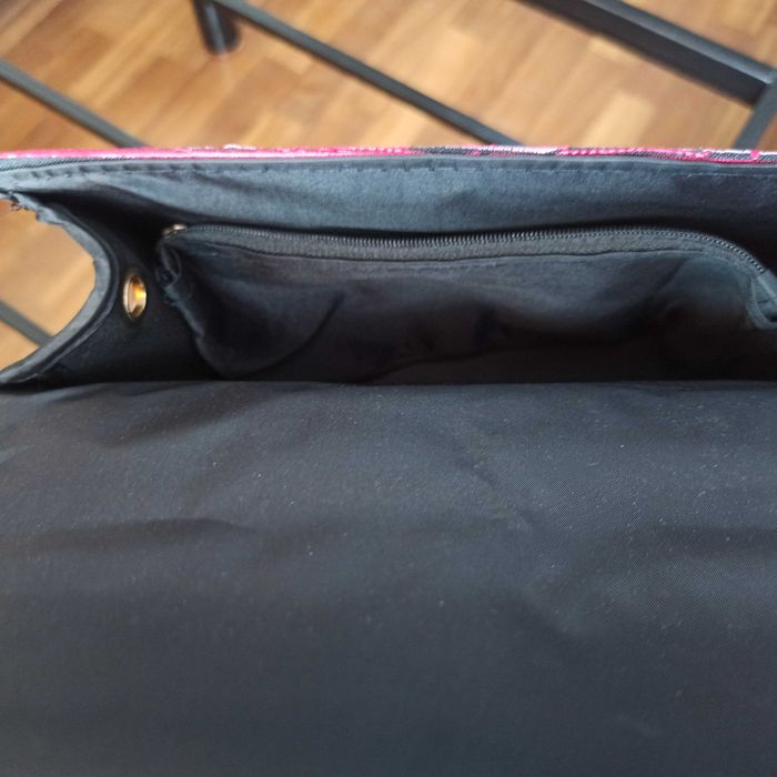 Женская яркая сумочка