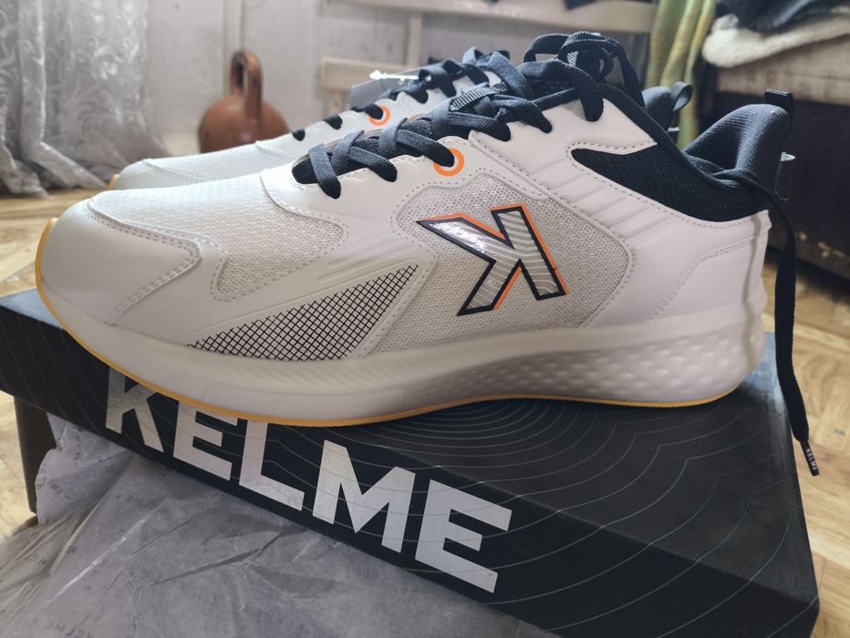 Новые кроссовки KELME 44рр