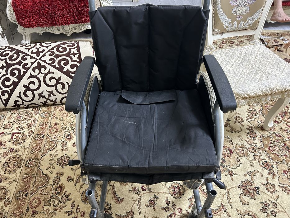 инвалидная коляска