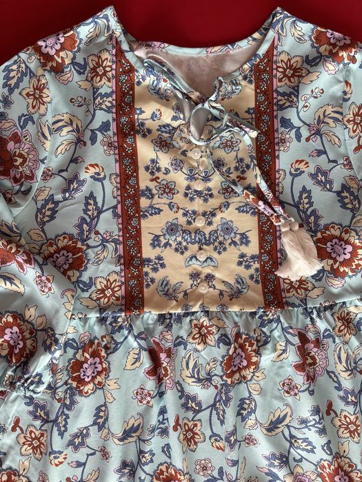 Рокля с дълъг ръкав