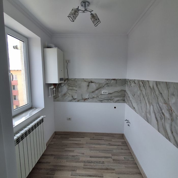 Vând Garsonieră / Renovată in totalitate / Târgu Neamț