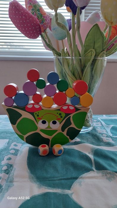 Дървени, интерактивни играчки