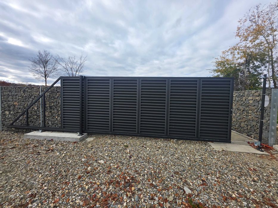 Servicii constructii ,imprejmuiri,terasamente,confectii metalice