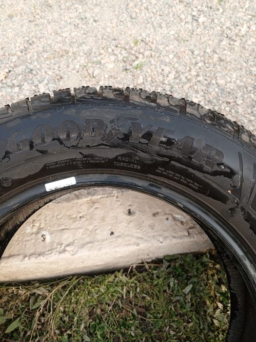 Шины б/у зимние продаеться