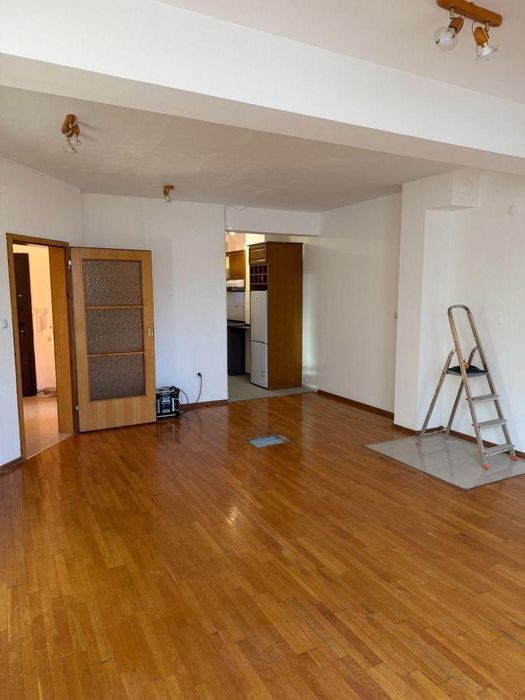 Дава се под наем Тристаен апартамент в София, Лозенец - 86 кв.м за 850 € - Снимка #2