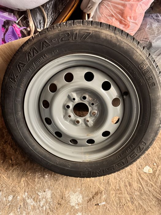Продам 2 колеса r14 / 175/65