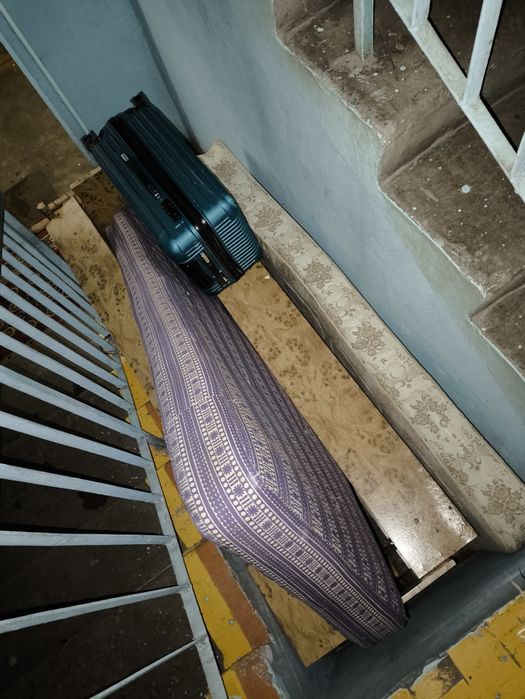 Кровать с матрасом