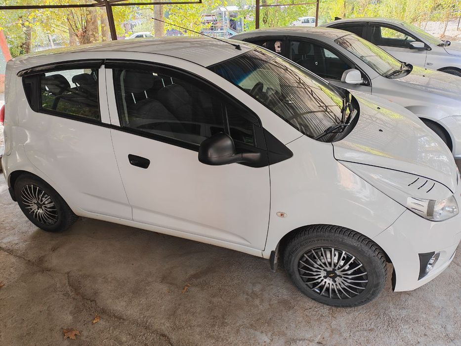 Продам автомобиль спарк