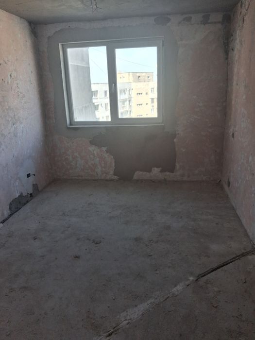 Vând apartament 3 camere decomandat decomandat