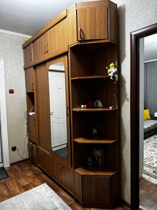 Продам шкаф в прихожую