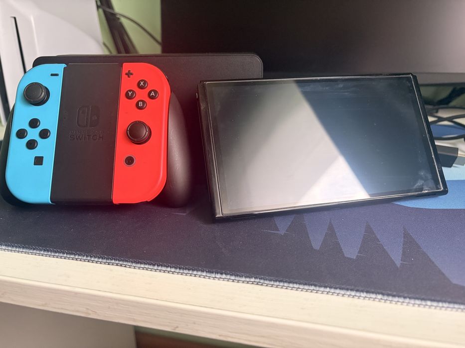 Nintendo swicth oled cu multe accesori si jocuri incluse