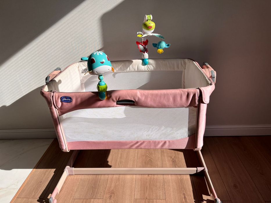 Продам игрушку подвеску tiny love