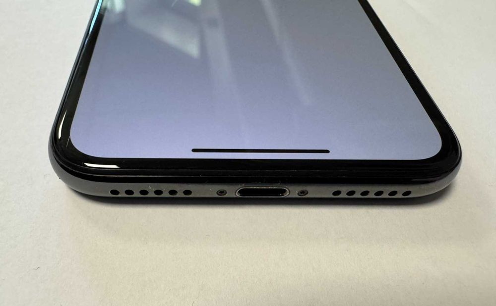 Iphone X 64GB battery health 86%