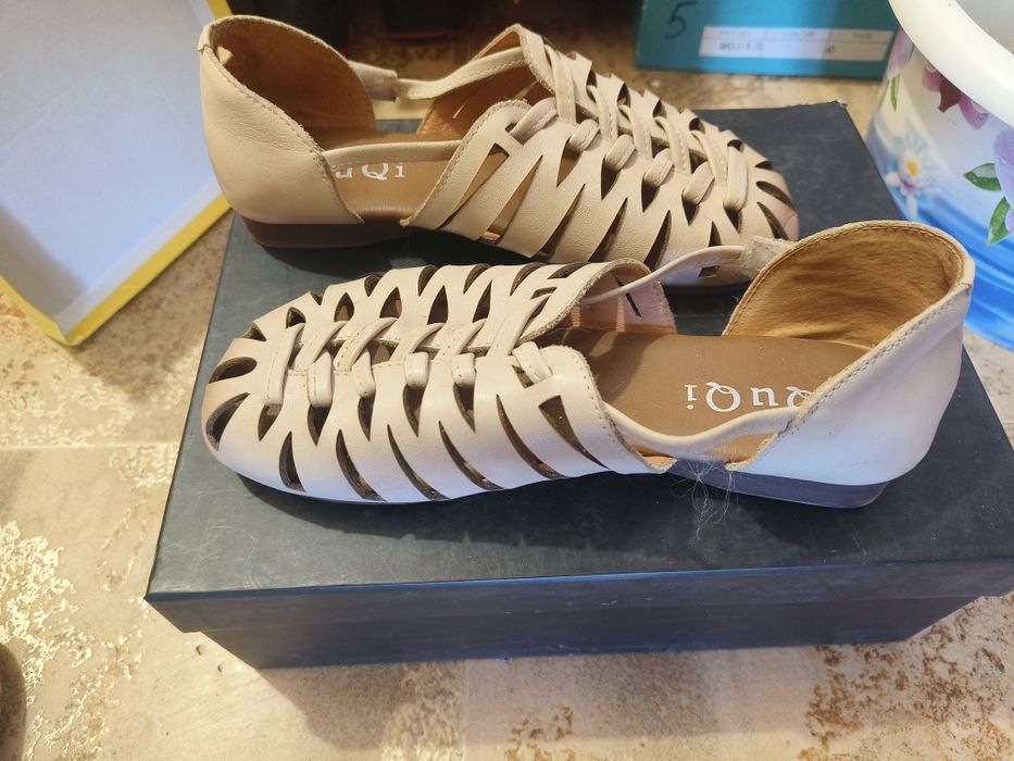 Продам весенние ботинки