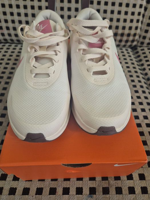 Nike маратонки 38.5