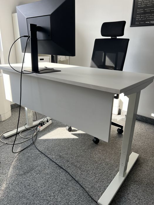 Офис сет-бюро с регулиране и стол - мебели