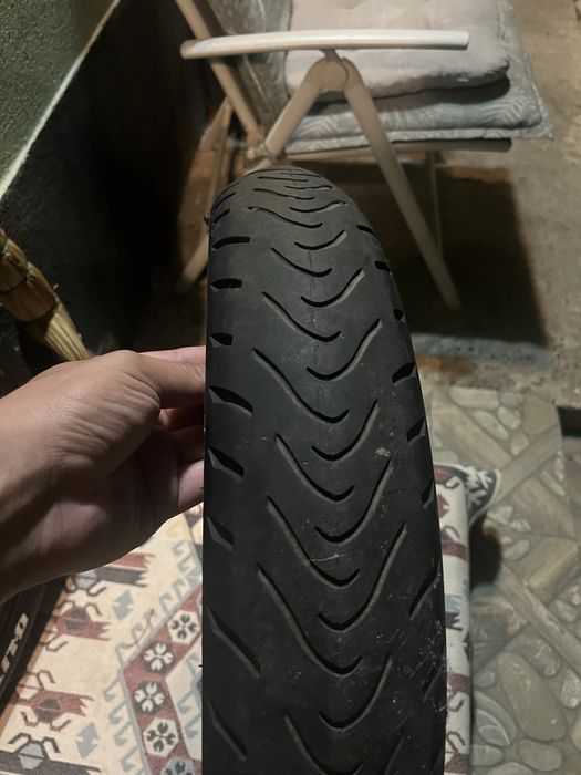 Vând cauciucuri moto