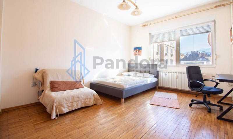 Дава се под наем Четиристаен апартамент в София, Център - 140 кв.м за 750 € - Снимка #6