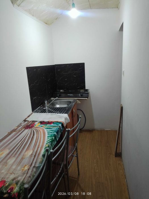 Închiriez garsonieră la casa