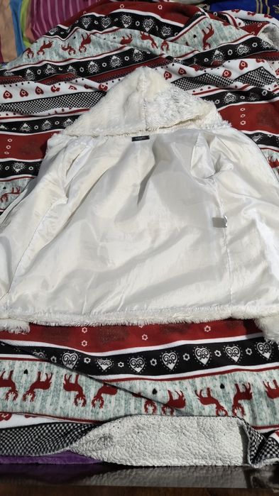 Bluză albă călduroasă