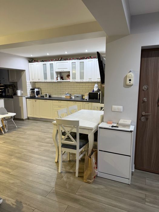 Apartament 3 camere, etaj 2, bloc tip vila - Str. Gheorghe Doja