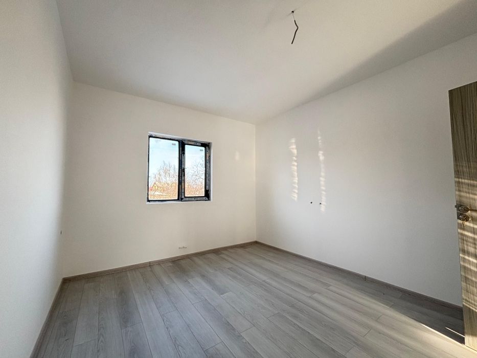 De vânzare Vilă P+1 și Casă la sol în Năvodari