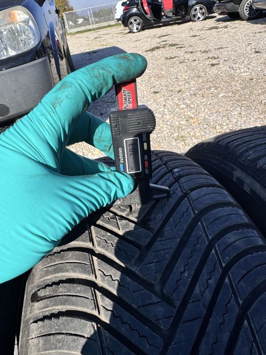 Всесезонни Гуми 215/60/16 Michelin Kinergy 4s2 7мм