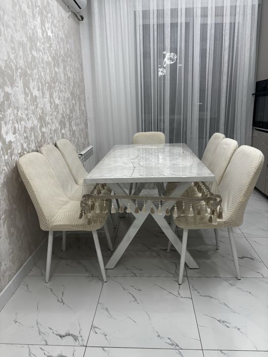 Стол со стульями 8 шт