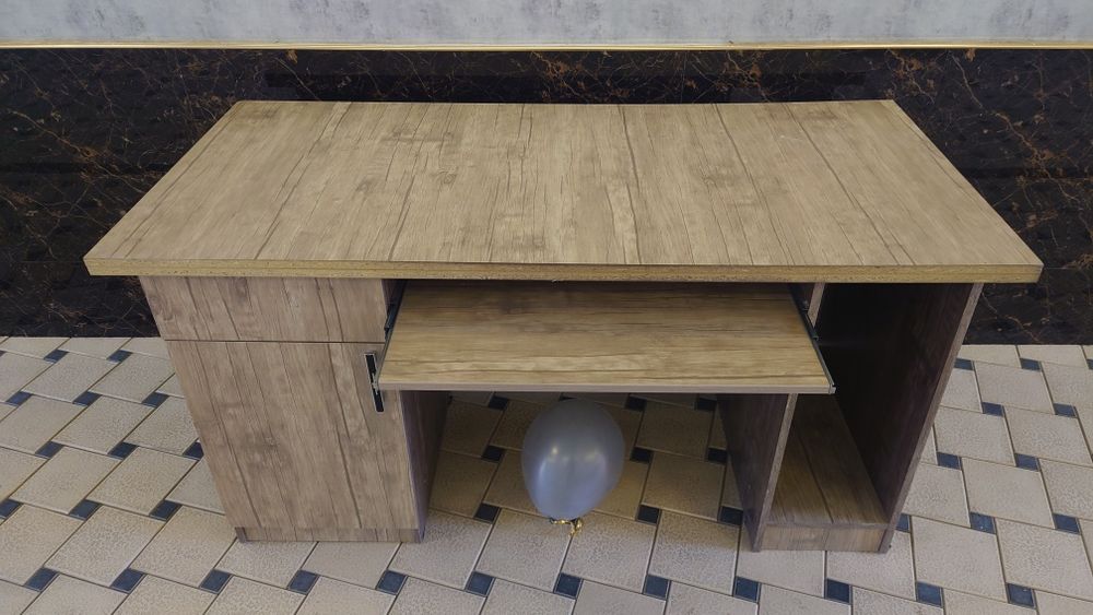 Компьютер столи сотилади,   Kompyuter stoli sotiladi