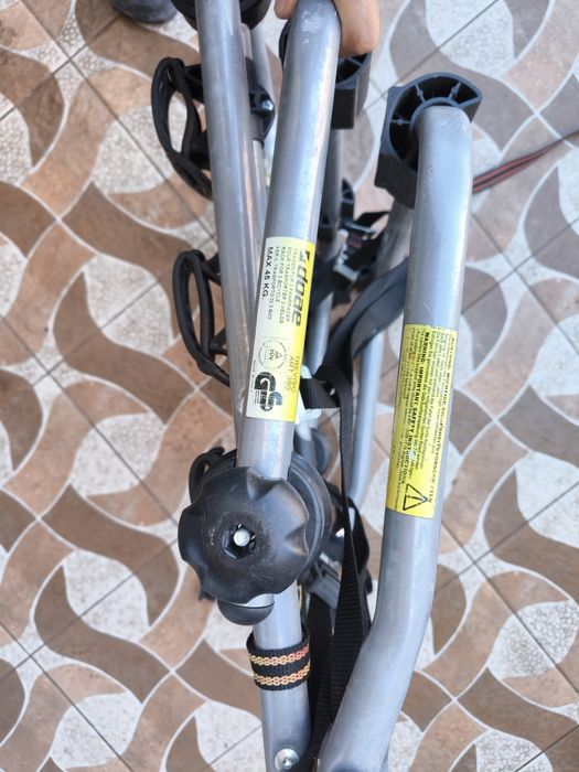Suport bicicleta Peruzzo Treviso 380 cu prindere pe haion pentru 3 biciclete