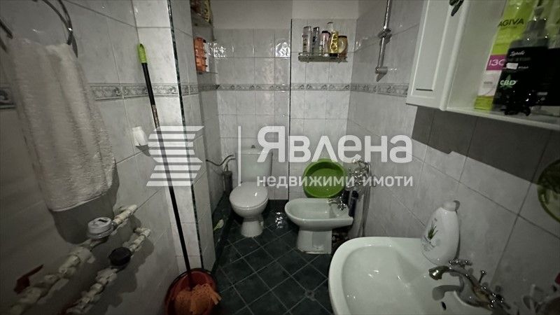 Тристаен апартамент в Перник, кв. Изток