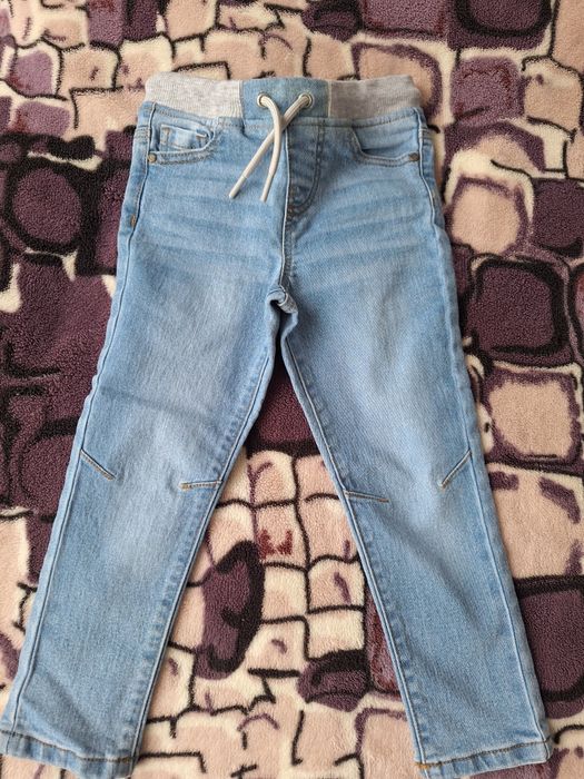 Детски дънки 2бр. размер 104