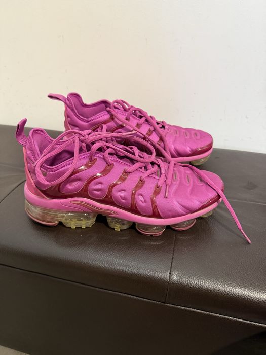Vapormax розови размер 39