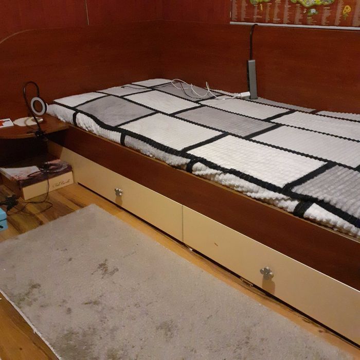 Еденично спално легло