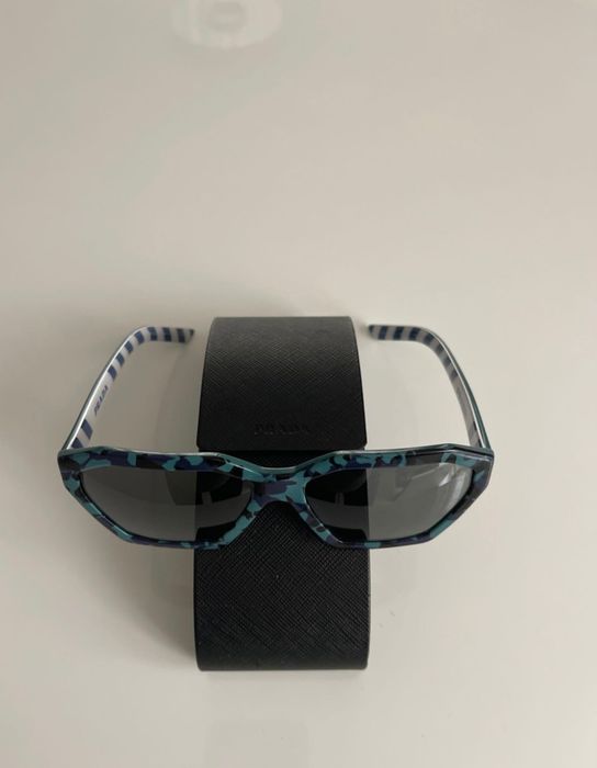 Слънчеви очила Prada