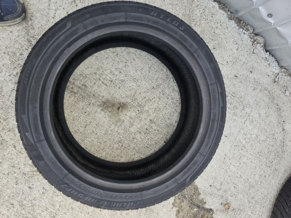 De vanzare 225 45 r 18 m+s iarna