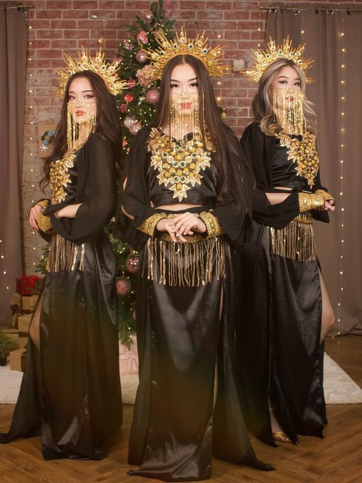 Танцовщицы, узату той, той