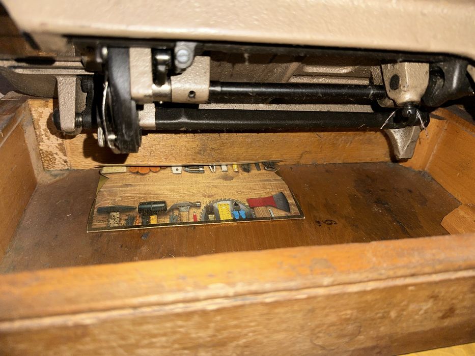 Машинка швейная