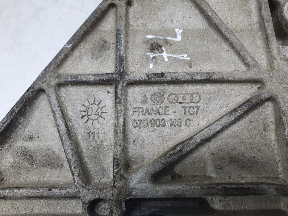 Suport alternator 070903143c 2.5tdi Volkswagen VW Transporter T5