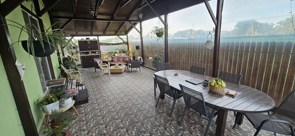 Vand casa Sanmihaiu-Roman     Pret 200.000 EUR