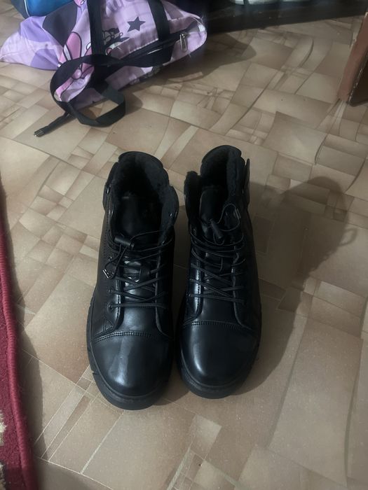 Продам новые батинки весенние