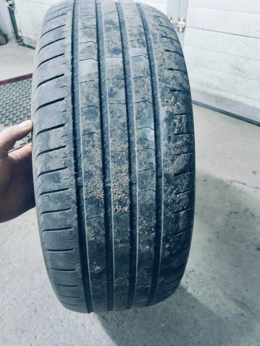 Продам летнюю резину 215:55:17
