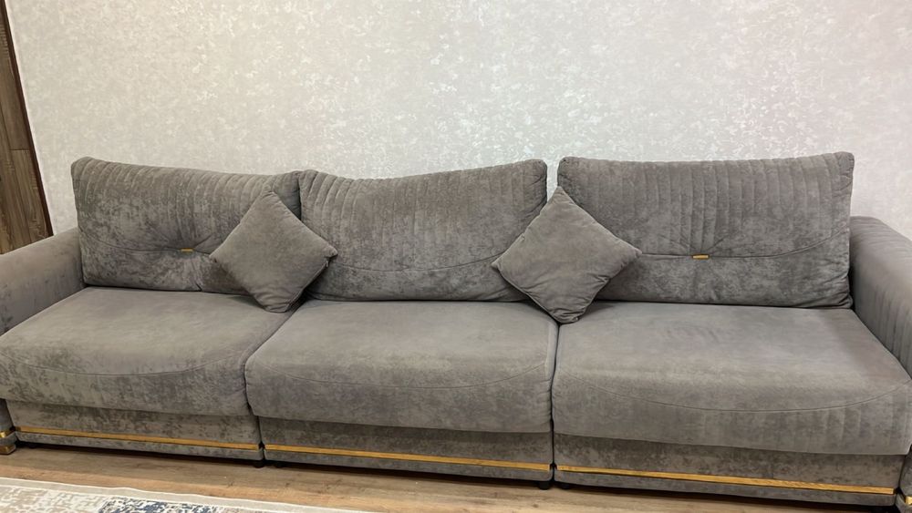 Продается диван в отличном состоянии.