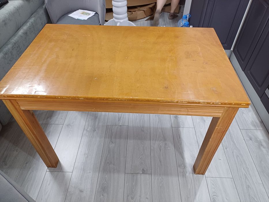 Продам стол кухонный