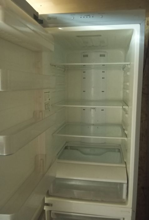 Продам холодильник Samsung