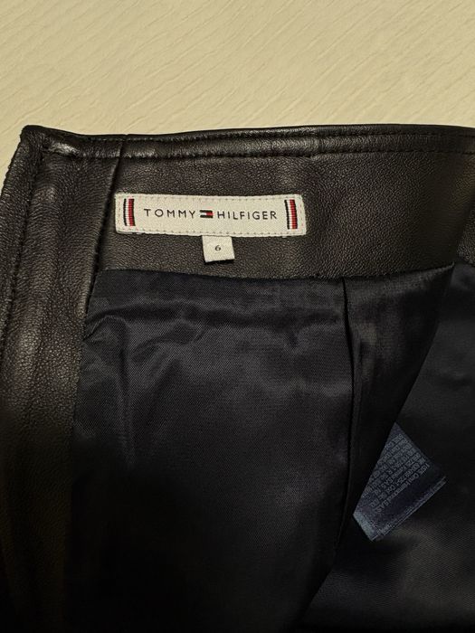 Черна кожена пола tommy hilfiger естествена кожа