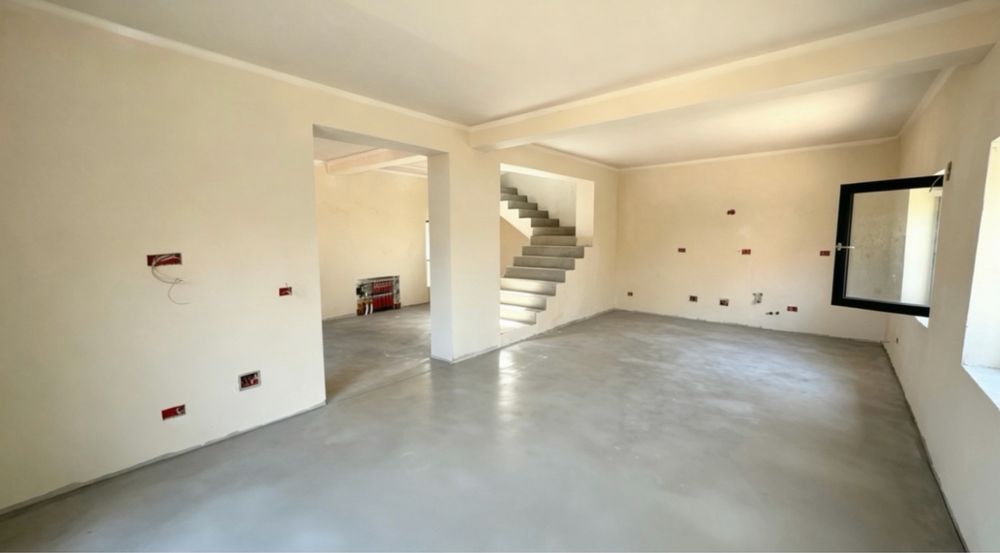 Casa  Parter +  Etaj