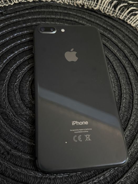 iPhone 8 Plus 64GB/– stare bună, funcționează perfect