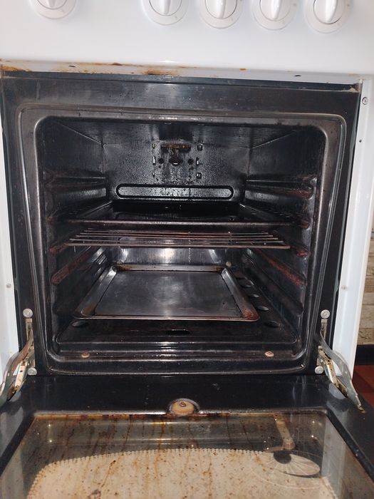 Продам газовую плиту
