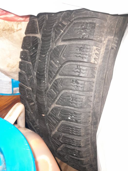 Vând Cauciucuri de iarnă